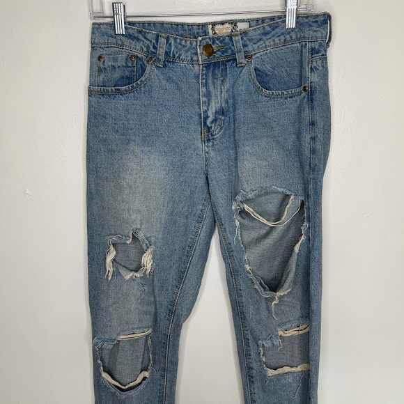 Boohoo High Waisted Distressed Jeans - Picture 2 of 7